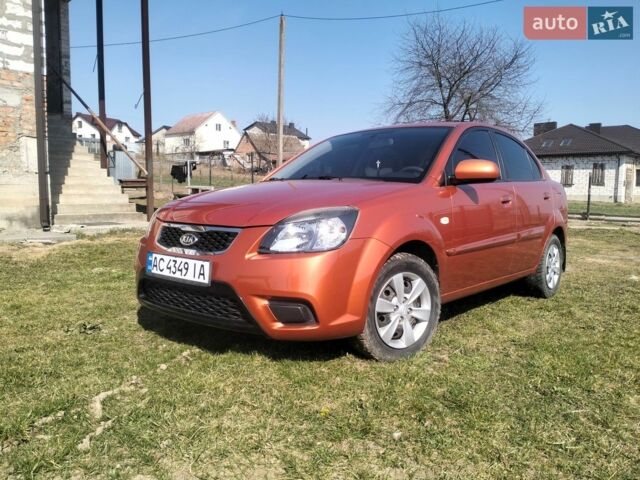 Оранжевый Киа Рио, объемом двигателя 1.4 л и пробегом 125 тыс. км за 4800 $, фото 1 на Automoto.ua
