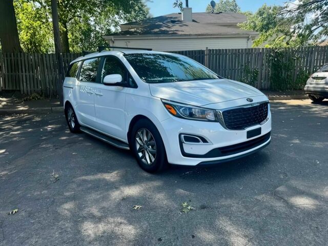 Киа Седона 2019 в Днепре (Днепропетровске) на Automoto.ua Белый Киа Седона, объемом двигателя 3.3 л и пробегом 43 тыс. км за 3000 $, фото 1 на Automoto.ua