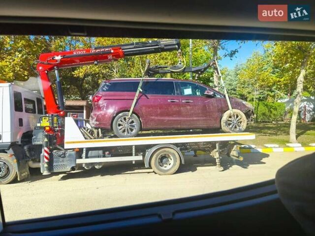 Червоний Кіа Седона, об'ємом двигуна 3.34 л та пробігом 35 тис. км за 6500 $, фото 1 на Automoto.ua