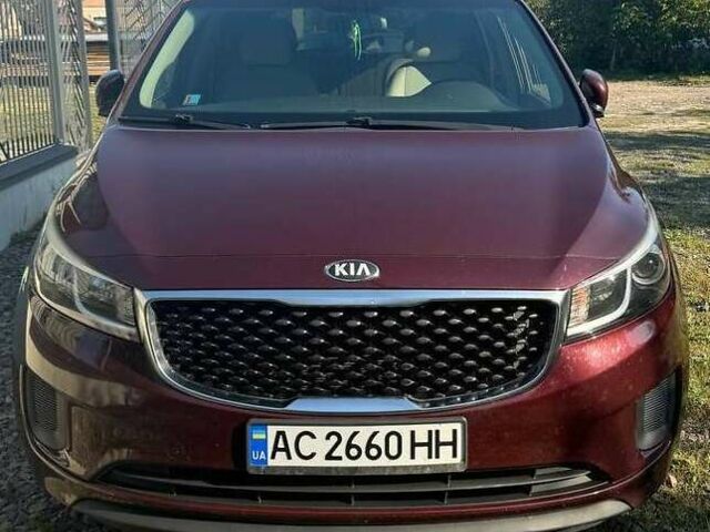 Красный Киа Седона, объемом двигателя 3.34 л и пробегом 105 тыс. км за 14000 $, фото 1 на Automoto.ua