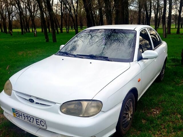 Белый Киа Сефия, объемом двигателя 1.5 л и пробегом 100 тыс. км за 1700 $, фото 1 на Automoto.ua