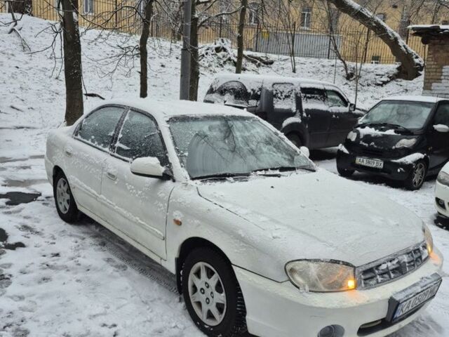 Белый Киа Сефия, объемом двигателя 1.6 л и пробегом 330 тыс. км за 2600 $, фото 1 на Automoto.ua