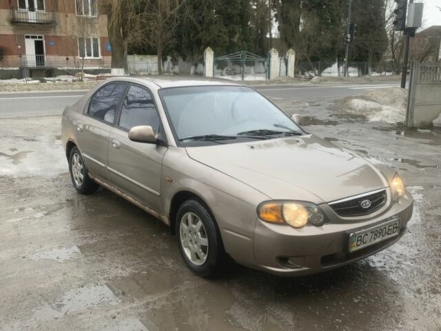 Бежевий Кіа Шума, об'ємом двигуна 1.6 л та пробігом 328 тис. км за 1650 $, фото 1 на Automoto.ua