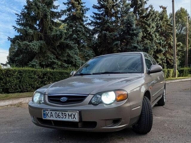 Бежевый Киа Шума, объемом двигателя 1.59 л и пробегом 159 тыс. км за 2699 $, фото 1 на Automoto.ua