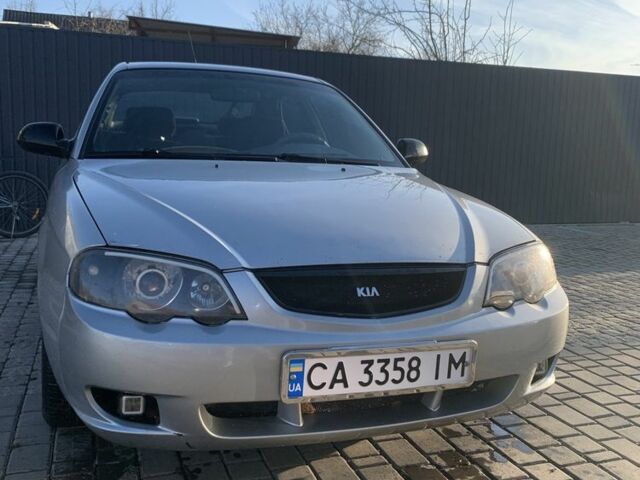 Сірий Кіа Шума, об'ємом двигуна 1.6 л та пробігом 430 тис. км за 2800 $, фото 1 на Automoto.ua