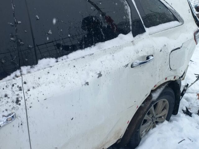 Білий Кіа Соренто, об'ємом двигуна 0 л та пробігом 190 тис. км за 9000 $, фото 1 на Automoto.ua