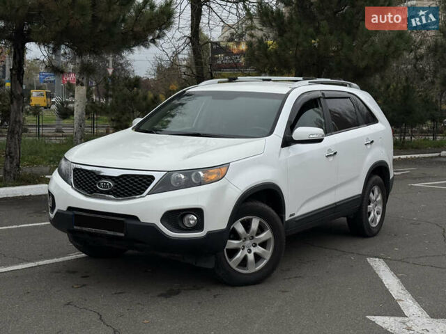 Белый Киа Соренто, объемом двигателя 2.36 л и пробегом 180 тыс. км за 9999 $, фото 1 на Automoto.ua