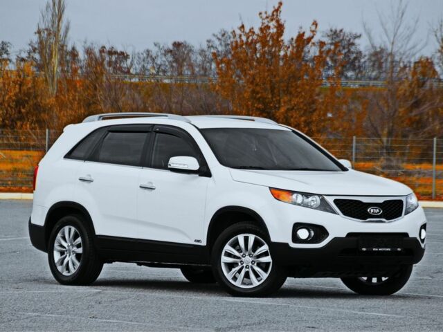 Белый Киа Соренто, объемом двигателя 2.2 л и пробегом 137 тыс. км за 11800 $, фото 1 на Automoto.ua