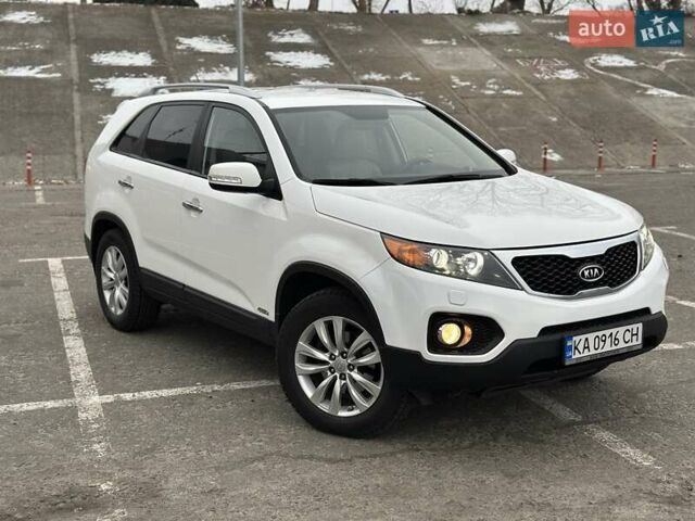 Белый Киа Соренто, объемом двигателя 2.4 л и пробегом 160 тыс. км за 14199 $, фото 1 на Automoto.ua