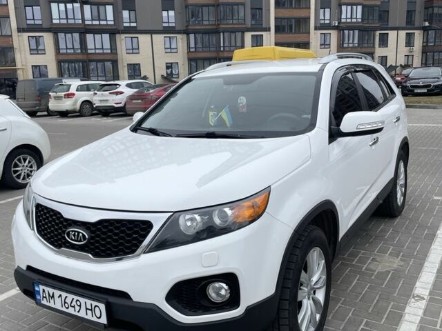 Белый Киа Соренто, объемом двигателя 2.4 л и пробегом 331 тыс. км за 10400 $, фото 1 на Automoto.ua