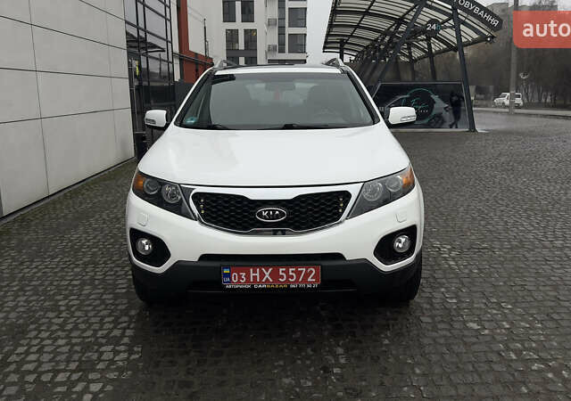 Білий Кіа Соренто, об'ємом двигуна 2.2 л та пробігом 225 тис. км за 14900 $, фото 1 на Automoto.ua