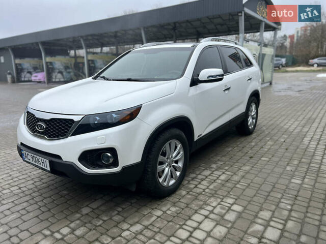 Белый Киа Соренто, объемом двигателя 2.2 л и пробегом 212 тыс. км за 13800 $, фото 1 на Automoto.ua