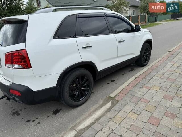 Белый Киа Соренто, объемом двигателя 2.2 л и пробегом 203 тыс. км за 13499 $, фото 1 на Automoto.ua