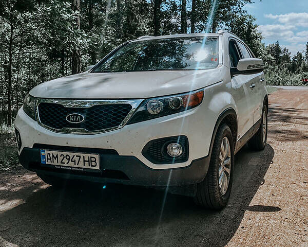 Белый Киа Соренто, объемом двигателя 2.2 л и пробегом 230 тыс. км за 12700 $, фото 1 на Automoto.ua
