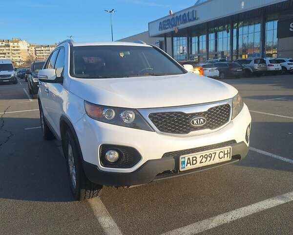 Белый Киа Соренто, объемом двигателя 2.2 л и пробегом 280 тыс. км за 10900 $, фото 1 на Automoto.ua