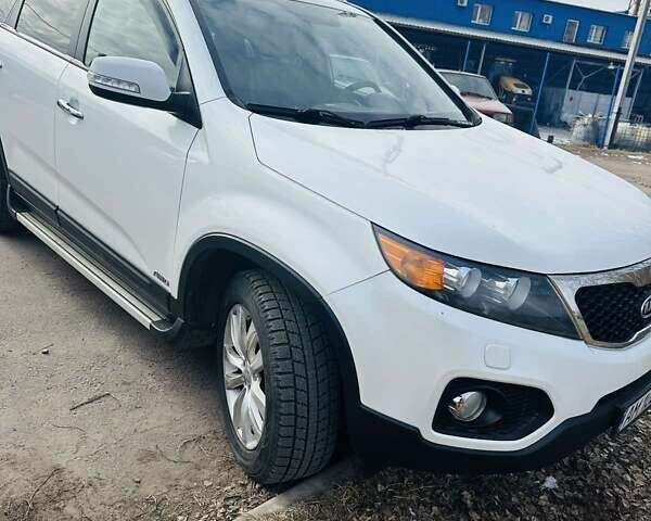 Белый Киа Соренто, объемом двигателя 2.2 л и пробегом 225 тыс. км за 14500 $, фото 1 на Automoto.ua