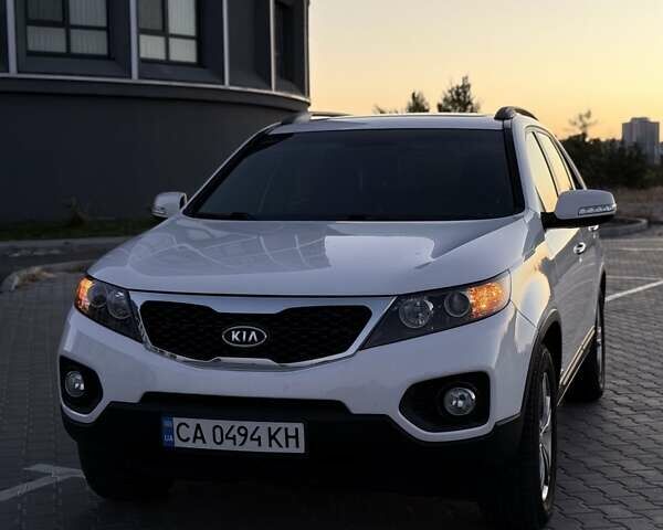 Белый Киа Соренто, объемом двигателя 2.36 л и пробегом 278 тыс. км за 10300 $, фото 1 на Automoto.ua