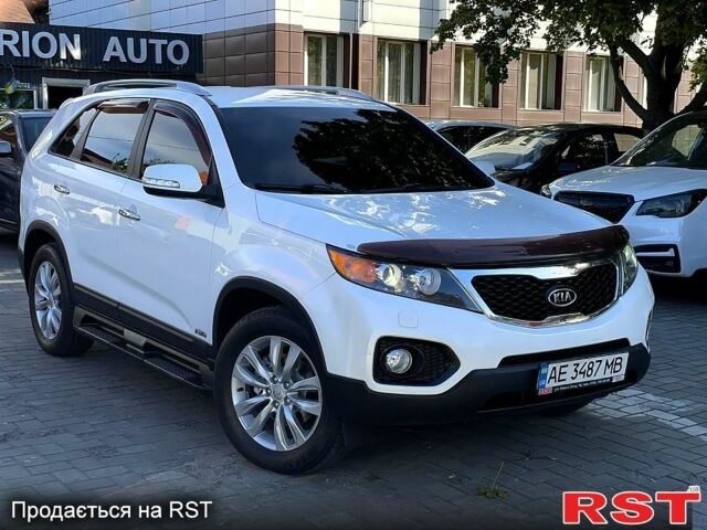 Белый Киа Соренто, объемом двигателя 2.2 л и пробегом 102 тыс. км за 16700 $, фото 1 на Automoto.ua