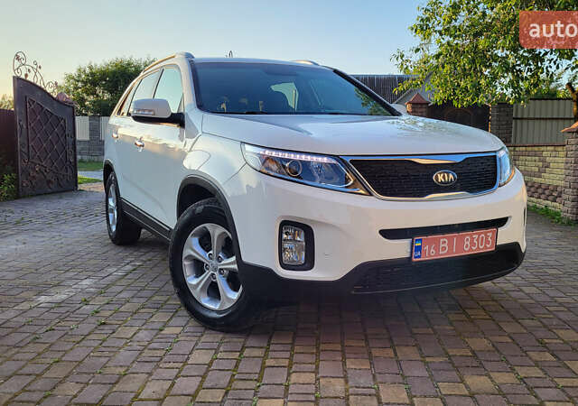 Белый Киа Соренто, объемом двигателя 2.2 л и пробегом 205 тыс. км за 16199 $, фото 1 на Automoto.ua