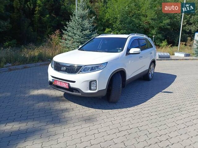 Білий Кіа Соренто, об'ємом двигуна 2 л та пробігом 203 тис. км за 16300 $, фото 1 на Automoto.ua