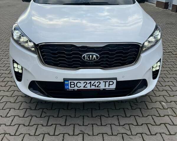 Белый Киа Соренто, объемом двигателя 2.2 л и пробегом 156 тыс. км за 27999 $, фото 1 на Automoto.ua