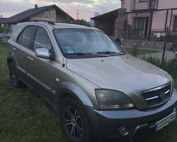 Бежевий Кіа Соренто, об'ємом двигуна 2.5 л та пробігом 310 тис. км за 4500 $, фото 1 на Automoto.ua