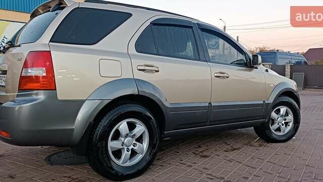 Кіа Соренто 2009 у Белой Церкве на Automoto.ua Бежевий Кіа Соренто, об'ємом двигуна 2.5 л та пробігом 350 тис. км за 8500 $, фото 1 на Automoto.ua