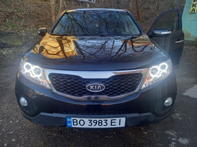 Черный Киа Соренто, объемом двигателя 2.4 л и пробегом 300 тыс. км за 271 $, фото 1 на Automoto.ua