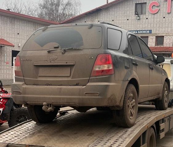 Черный Киа Соренто, объемом двигателя 0 л и пробегом 295 тыс. км за 2000 $, фото 1 на Automoto.ua