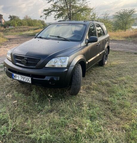 Чорний Кіа Соренто, об'ємом двигуна 2.5 л та пробігом 340 тис. км за 3500 $, фото 1 на Automoto.ua
