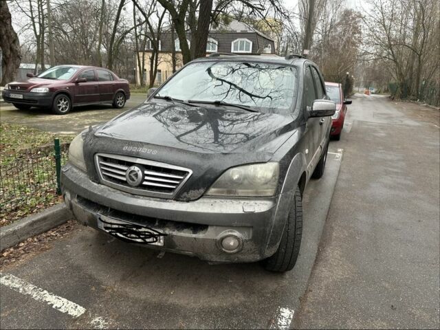 Черный Киа Соренто, объемом двигателя 2.5 л и пробегом 327 тыс. км за 6200 $, фото 1 на Automoto.ua