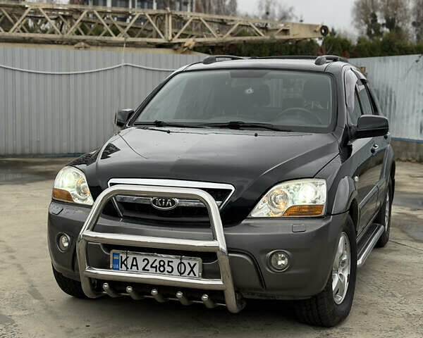 Черный Киа Соренто, объемом двигателя 2.5 л и пробегом 182 тыс. км за 8400 $, фото 1 на Automoto.ua
