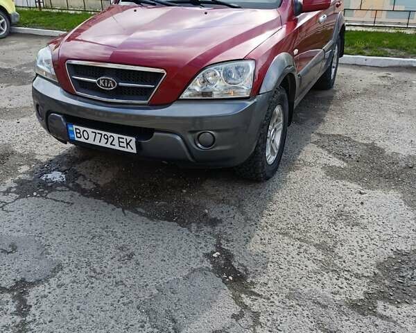 Красный Киа Соренто, объемом двигателя 2.5 л и пробегом 345 тыс. км за 4500 $, фото 1 на Automoto.ua