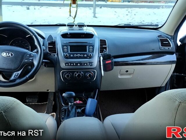 Красный Киа Соренто, объемом двигателя 2.4 л и пробегом 132 тыс. км за 11900 $, фото 1 на Automoto.ua