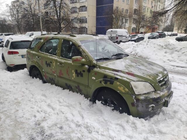 Серый Киа Соренто, объемом двигателя 3 л и пробегом 370 тыс. км за 2700 $, фото 1 на Automoto.ua