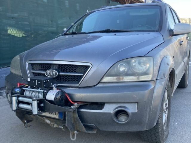 Серый Киа Соренто, объемом двигателя 2.5 л и пробегом 350 тыс. км за 3212 $, фото 1 на Automoto.ua