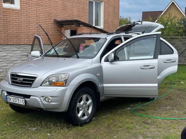 Сірий Кіа Соренто, об'ємом двигуна 2.5 л та пробігом 220 тис. км за 8200 $, фото 1 на Automoto.ua
