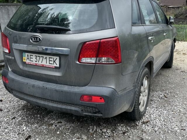 Сірий Кіа Соренто, об'ємом двигуна 2.4 л та пробігом 74 тис. км за 5000 $, фото 1 на Automoto.ua