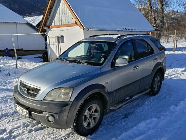 Серый Киа Соренто, объемом двигателя 2.5 л и пробегом 350 тыс. км за 4800 $, фото 1 на Automoto.ua