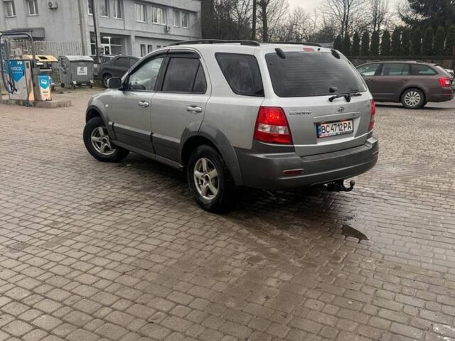 Серый Киа Соренто, объемом двигателя 2.4 л и пробегом 150 тыс. км за 5400 $, фото 1 на Automoto.ua