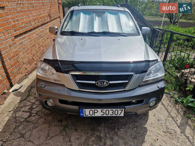 Серый Киа Соренто, объемом двигателя 2.5 л и пробегом 340 тыс. км за 3200 $, фото 1 на Automoto.ua