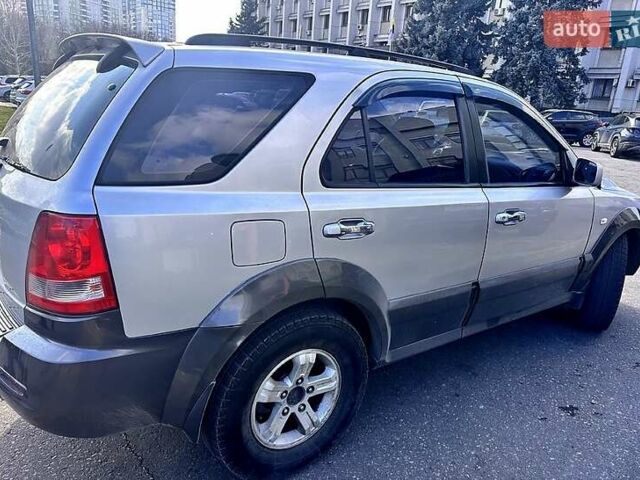 Серый Киа Соренто, объемом двигателя 2.5 л и пробегом 236 тыс. км за 7200 $, фото 1 на Automoto.ua