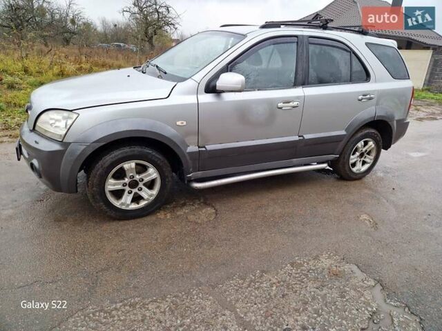 Серый Киа Соренто, объемом двигателя 2.5 л и пробегом 290 тыс. км за 2100 $, фото 1 на Automoto.ua