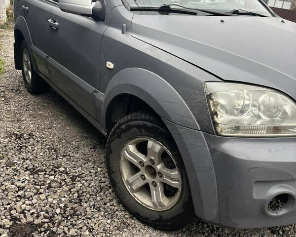 Серый Киа Соренто, объемом двигателя 0 л и пробегом 311 тыс. км за 4700 $, фото 1 на Automoto.ua