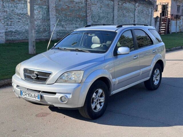 Сірий Кіа Соренто, об'ємом двигуна 2.5 л та пробігом 227 тис. км за 4500 $, фото 1 на Automoto.ua