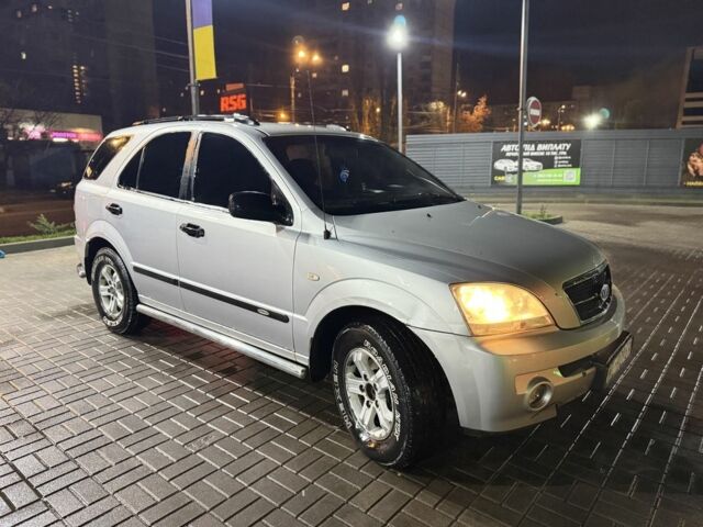 Серый Киа Соренто, объемом двигателя 2.5 л и пробегом 258 тыс. км за 3100 $, фото 1 на Automoto.ua