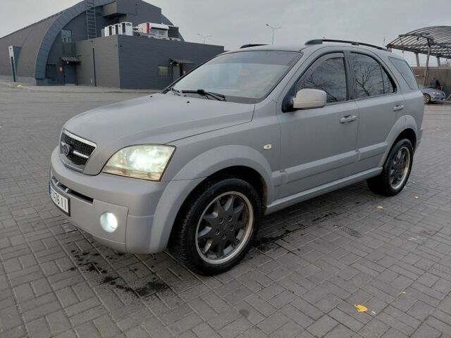 Серый Киа Соренто, объемом двигателя 2.5 л и пробегом 300 тыс. км за 5300 $, фото 1 на Automoto.ua