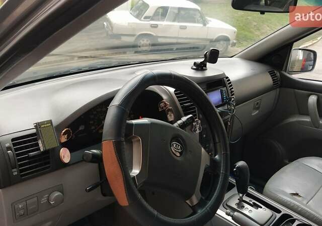 Киа Соренто 2005 в Хмельницком на Automoto.ua Серый Киа Соренто, объемом двигателя 2.5 л и пробегом 300 тыс. км за 7999 $, фото 1 на Automoto.ua