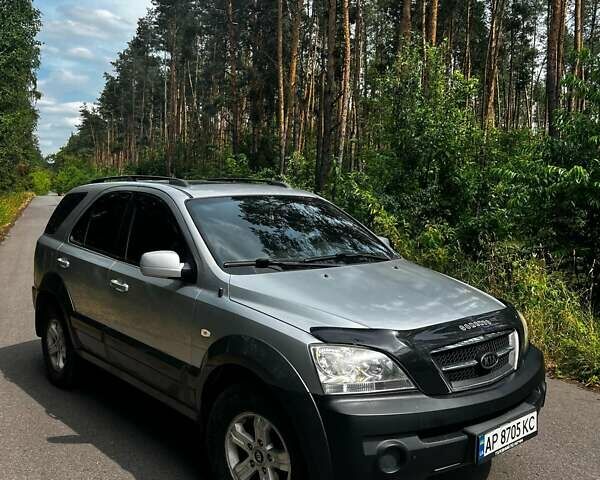 Серый Киа Соренто, объемом двигателя 2.5 л и пробегом 328 тыс. км за 8000 $, фото 1 на Automoto.ua