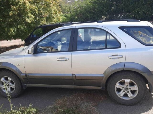 Киа Соренто 2005 в Краматорске на Automoto.ua Серый Киа Соренто, объемом двигателя 2.5 л и пробегом 235 тыс. км за 4543 $, фото 1 на Automoto.ua